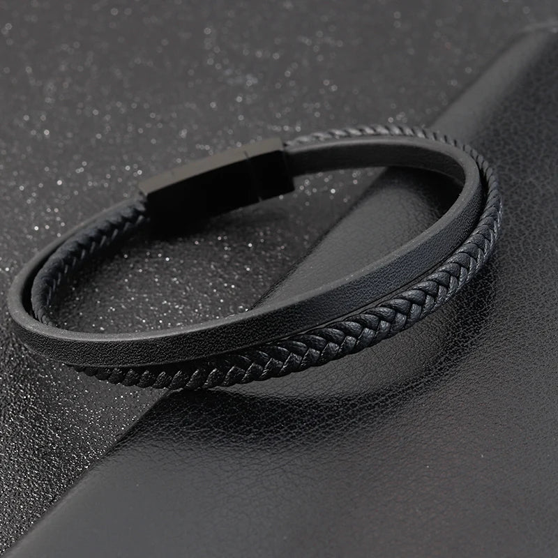 Special Men's Leather Bracelet Luxury Style S-Design Top