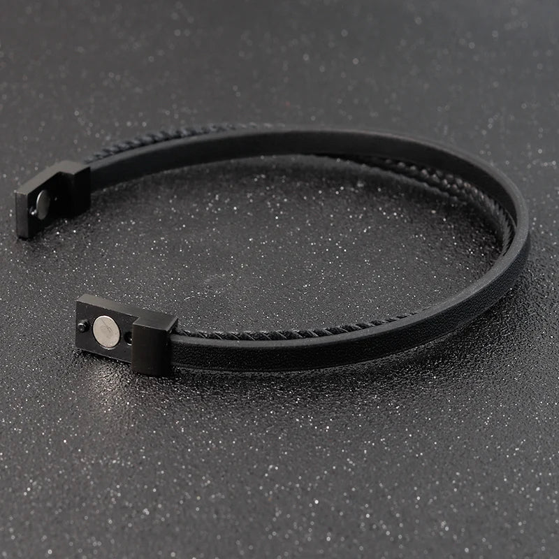 Special Men's Leather Bracelet Luxury Style S-Design Top